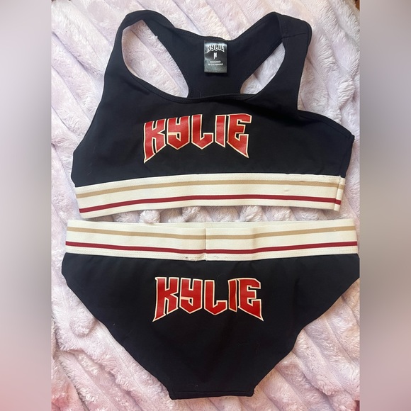 🌟 Kylie Era Relic – Collector’s Item 🌟 Kylie Jenner “Designed in Calabasas” Set - Picture 2 of 10